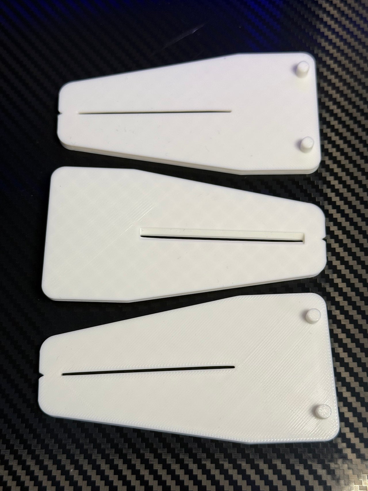 Concealed hinge door marker
